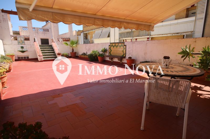 Foto 0a2644b0-64bd-4dd4-8f8a-a4dc16a201a6. Casa adossada amb calefacció aparcament a Centre Mataró