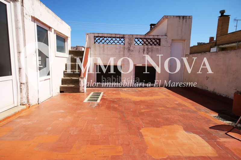 Foto b32bbd76-26e1-4677-ae45-574c667b7ce2. Casa adossada amb calefacció aparcament a Centre Mataró