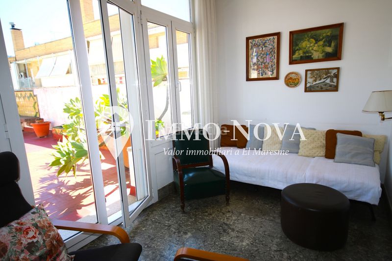 Foto bf6349f7-84f8-4b7a-8499-71056a270708. Casa adossada amb calefacció aparcament a Centre Mataró