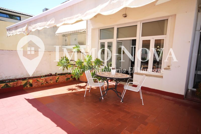 Foto d2bd3777-bebd-4787-92a9-e64b7a3043a3. Casa adossada amb calefacció aparcament a Centre Mataró