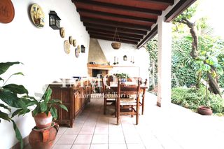 Maison jumelée  Carrer de sant joan. Casa señorial de 300 m² en pleno centro con patio privado y gara
