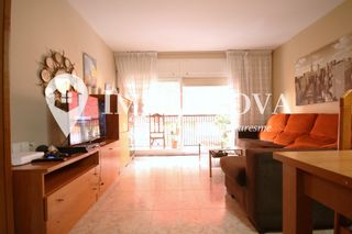 Etagenwohnung  Carrer lucius marcius. Amplio piso de 4 habitaciones con ascensor y 2 balcones en matar