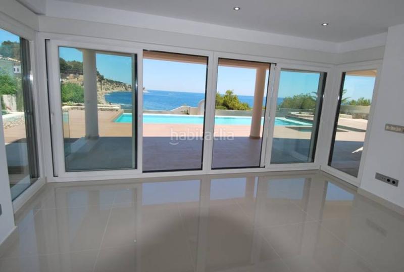 Foto 2c316286-81ed-40c8-a7a2-5738d1c17011. Xalet amb calefacció aparcament piscina a Cala Advocat-Baladrar Benissa