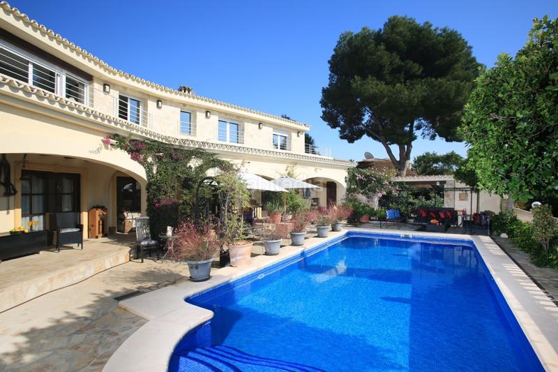 Foto 2ae211d3-0c6d-4fdc-a475-5fd3773194a2. Chalet mit heizung parking pool in La Empedrola Calp