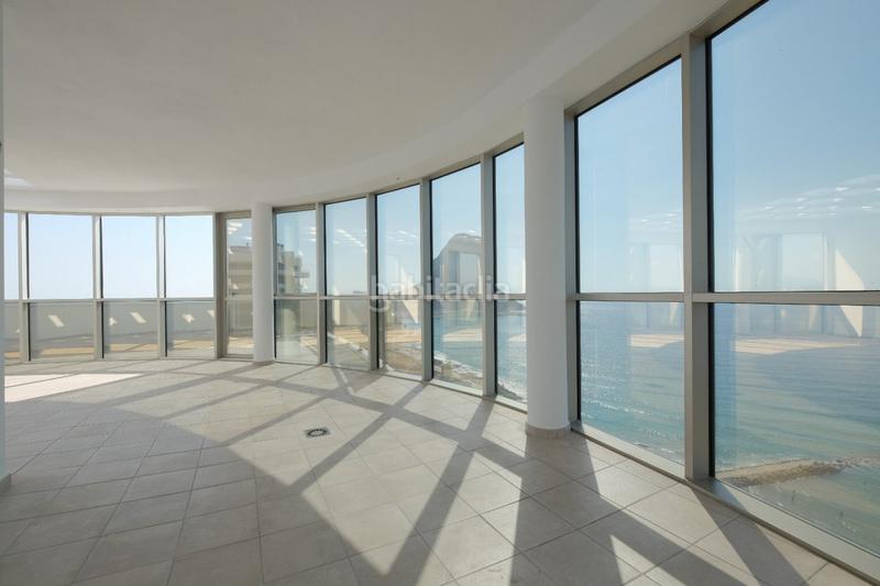 Foto aeda0232-bb3e-4e31-91e2-a20646f8dd12. Attico con parcheggio piscina in Playa Arenal - Bol Calp