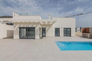 Xalet a Polop. Chalet independiente en venta en polop