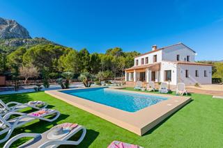 Masia a Benissa Pueblo. Excepcional villa con piscina privada situada en calpe