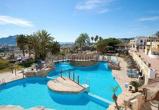 Casa adossada a Cometa. Estupendo bungalow en calpe