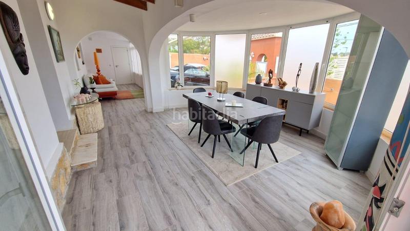 Foto 34b357b8-99f2-4148-9cbf-223b87040733. Chalet con riscaldamento parcheggio piscina in Oltamar - Cucarres Calp