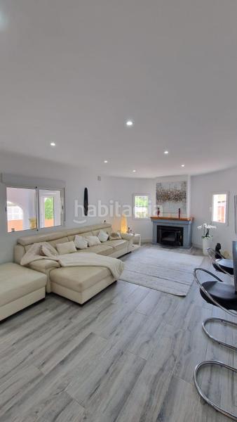 Foto aa266cf6-4d71-404f-b915-1681f0da7af7. Chalet con riscaldamento parcheggio piscina in Oltamar - Cucarres Calp