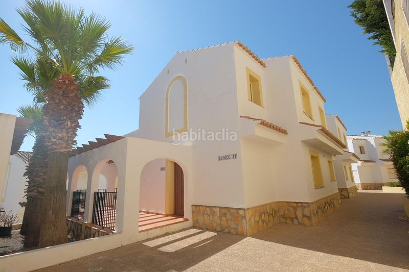 Foto 7ef23b7c-9a96-4674-ada0-e334abc35e43. Casa adossada amb aparcament piscina a Cometa Calp
