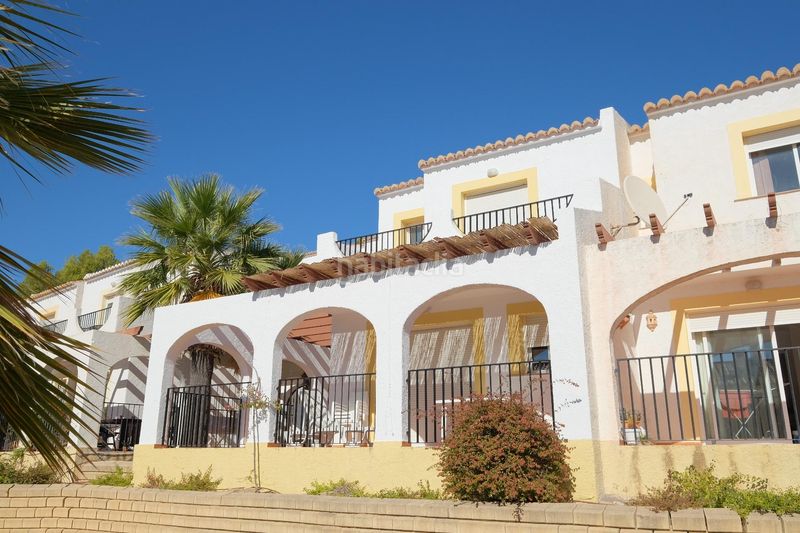 Foto b261ece4-2a73-4288-bdf4-79294eeecc22. Casa adossada amb aparcament piscina a Cometa Calp