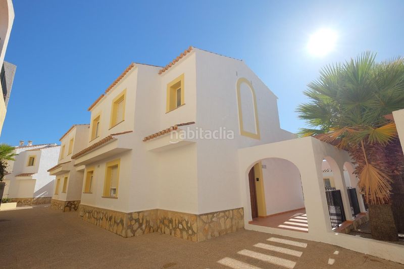 Foto e4d6b012-1636-4886-bb3f-a1b7e3b02983. Casa adossada amb aparcament piscina a Cometa Calp