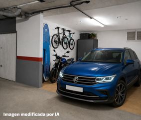 Aparcament cotxe a Carrer Assutzena 35