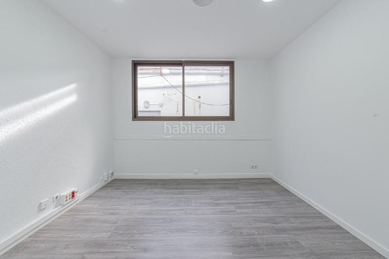 Foto b3de5fe1-4a2f-4bf2-b82d-01301c96322a. Bureau dans Sant Ramon - Maternitat Barcelona