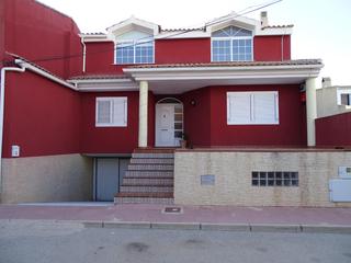 Casa aparellada a Campos del Río. Cerca del parque de la estación
