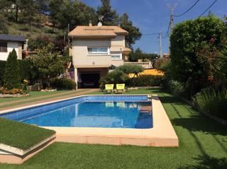 Xalet a Mediona. Residencial la font del bosc