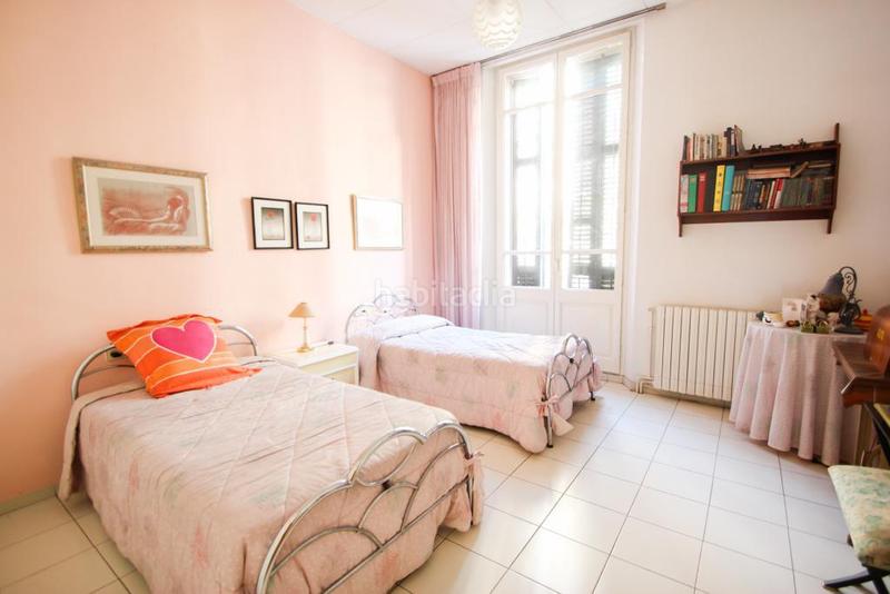 Foto 31e25a61-abf2-4931-9095-8dd86751309e. Chalet en la rambla junto a cines imperial en Centre Sabadell