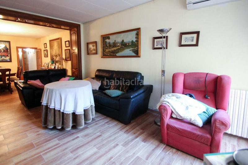 Foto 5a6c75d9-1064-485c-b41d-b28006c5ec22. Chalet en la rambla junto a cines imperial en Centre Sabadell