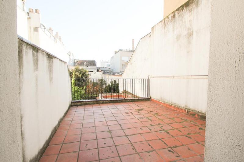 Foto b3953c7b-274d-4f5c-b265-3fc0dd966192. Chalet en la rambla junto a cines imperial en Centre Sabadell