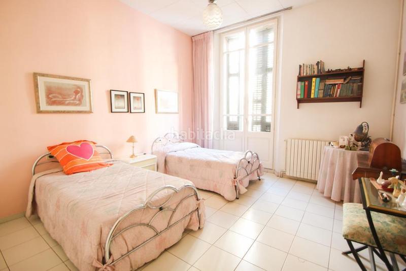 Foto e6c98f99-c02c-4d2f-9430-591106969394. Chalet en la rambla junto a cines imperial en Centre Sabadell