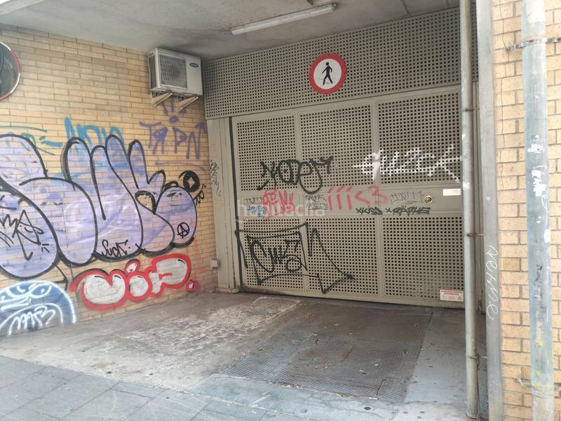 Foto 908f4c8b-eb03-4daf-9c6b-c28116f4f67c. Parking coche carrer del miracle en Sants Barcelona