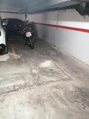 Aparcament cotxe a Sant Joan. Josep coroleu, frente piscina municipal