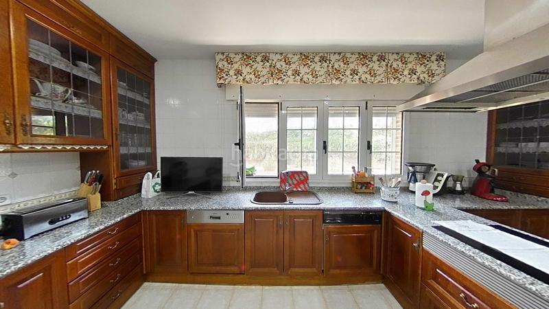 Foto 2326ec09-d5ab-419a-801d-915ea9cc49b9. Chalet avec chauffage parking piscine dans Castillo-Campodón Villaviciosa de Odón