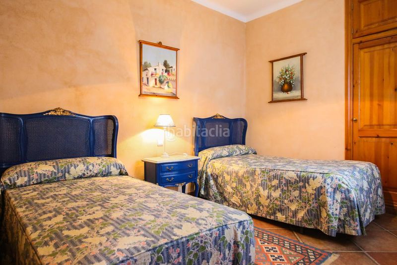 Foto a2d7f1b3-de5c-4eff-a4b0-ea2646833843. Casa aparellada a Campos poble Campos