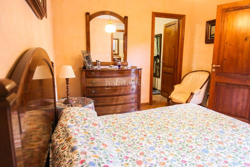 Foto aa606009-aa6c-4a2c-9c90-f9ba168ef9a0. Casa aparellada a Campos poble Campos