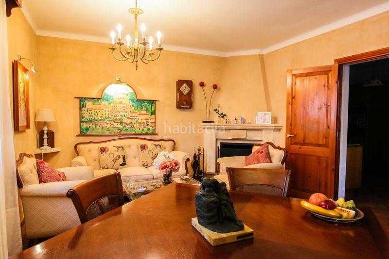 Foto c1dc5027-bb34-4081-ae9c-3d4fd594462c. Casa aparellada a Campos poble Campos
