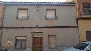 Casa pareada en Montealegre del Castillo. A pocos metros del c.p. virgen de la consolación