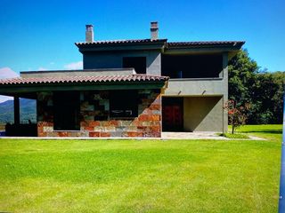 Chalet à Bescanó. Junto restaurante mas casilda