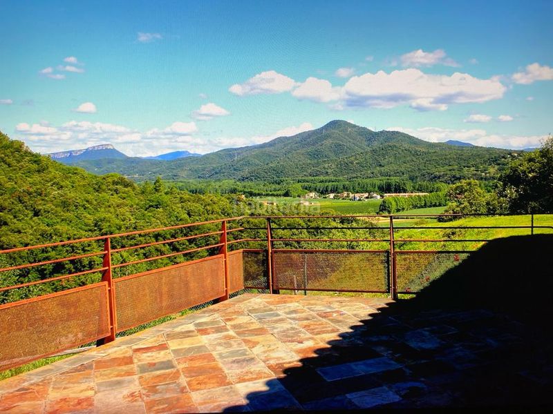 Foto 7a6f4c6f-67be-4090-9d68-9fbf4eb5f84c. Xalet amb calefacció aparcament a Bescanó