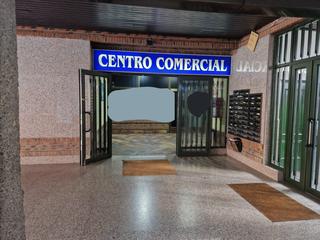 Aparcament cotxe a Centro. Plaza de garaje en el complejo odonbuild