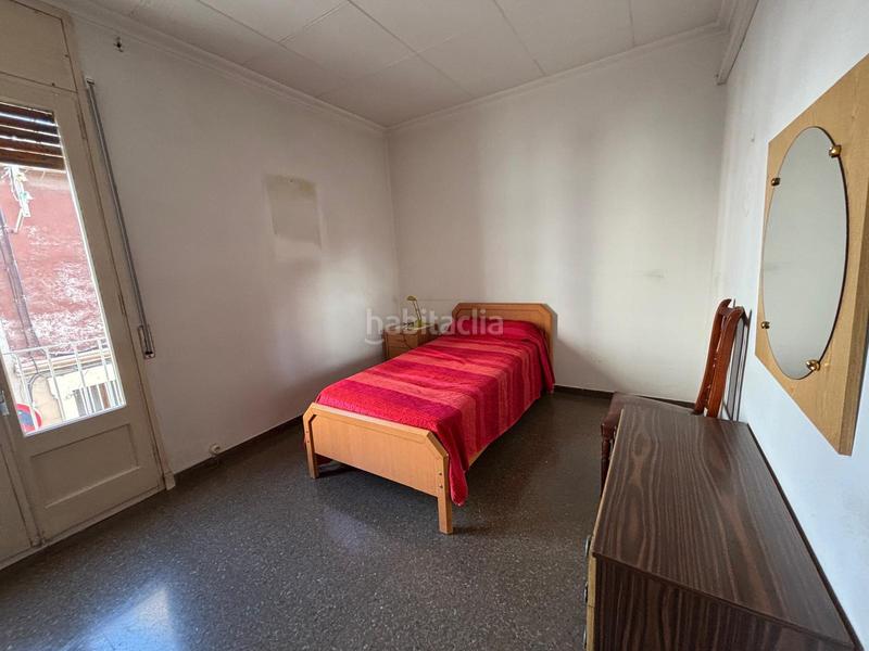 Foto 01d99ede-4591-44ca-a700-73d7326bc703. Casa pareada zona centro muy tranquila y bien comunicada. en Sabadell