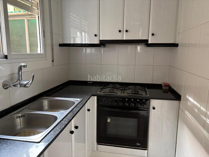 Foto 01ea769d-6258-4902-8458-24a9fc33c305. Casa pareada zona centro muy tranquila y bien comunicada. en Sabadell