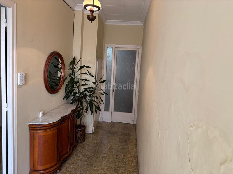 Foto b818472f-f3a7-41b6-8cd5-73779713590b. Casa pareada zona centro muy tranquila y bien comunicada. en Sabadell