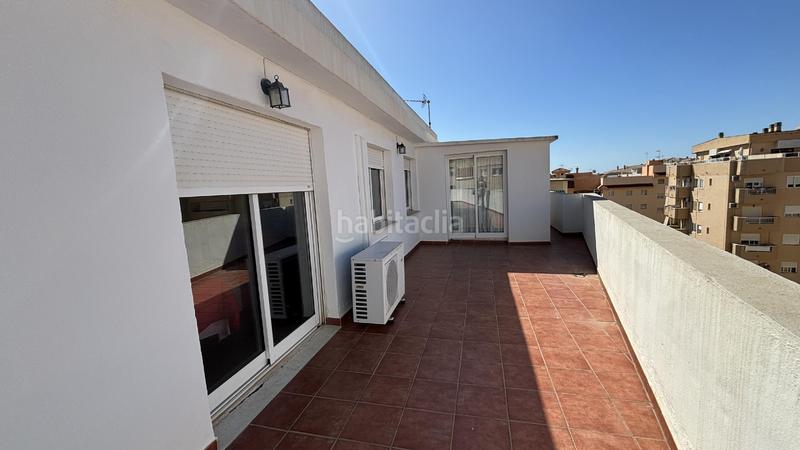 Foto 8d1373c6-a489-412b-9755-acc84dc2e2a7. Ático la zona tiene todos los servicios a mano en Mijas