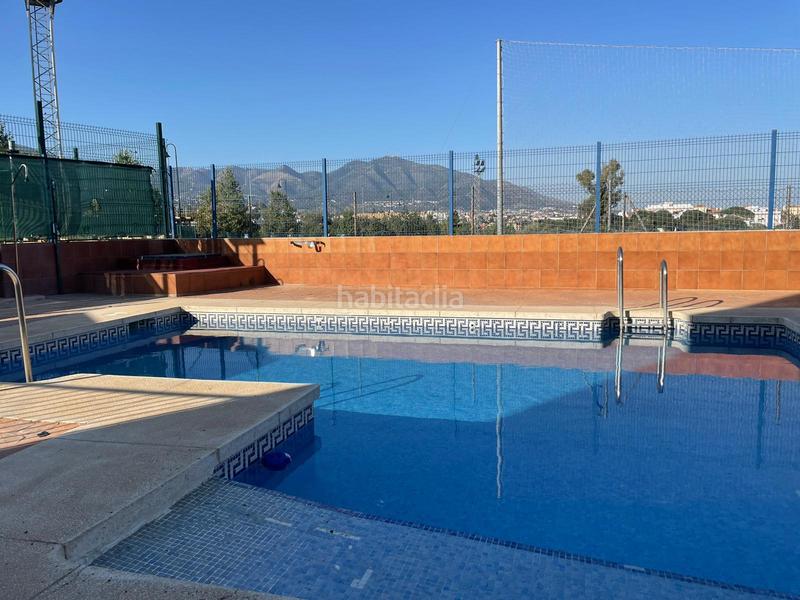 Foto ba0a7bf0-ce05-4621-92ae-1dfc5bb3fb83. Ático la zona tiene todos los servicios a mano en Mijas