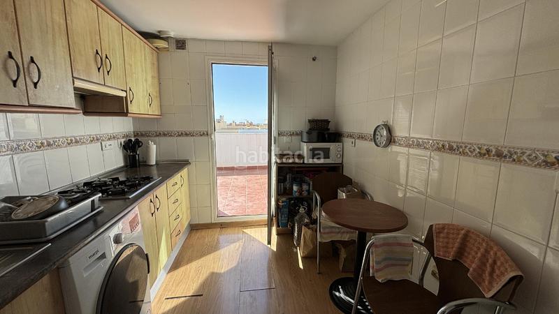 Foto baae8fa3-5faa-4168-b5d7-26c0f450b8f3. Ático la zona tiene todos los servicios a mano en Mijas