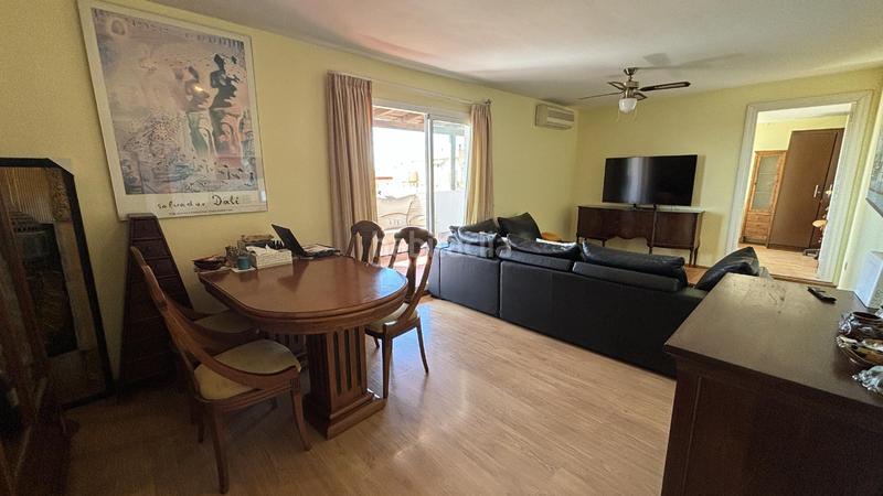 Foto e0c40f90-dc7c-49cb-a10f-ea5020124e68. Ático la zona tiene todos los servicios a mano en Mijas