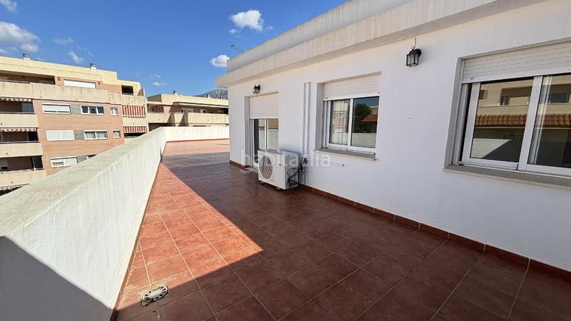 Foto eb57554c-ae82-4bc5-9363-2e3a3082f6a5. Ático la zona tiene todos los servicios a mano en Mijas