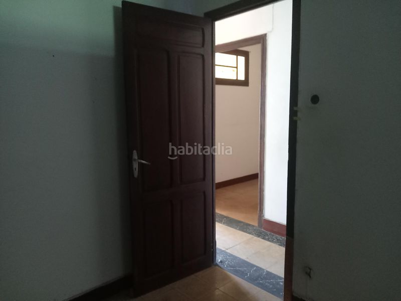 Foto 2ae7d504-e029-4043-a4c6-7941c4770862. Casa aparellada amb aparcament a Cee