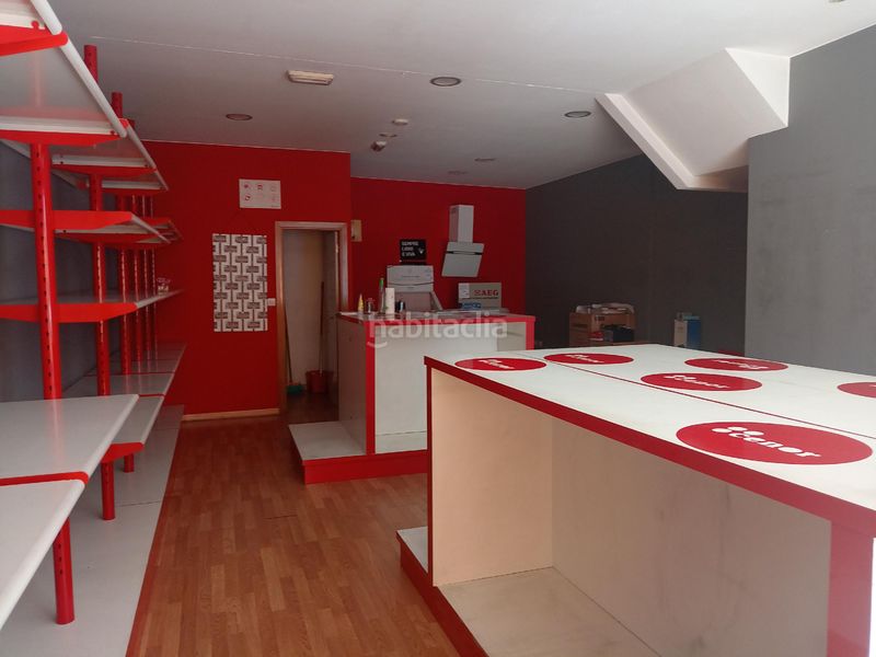 Foto 513eccc9-cdb6-4734-8a54-96b1d5d482ba. Casa aparellada amb aparcament a Cee