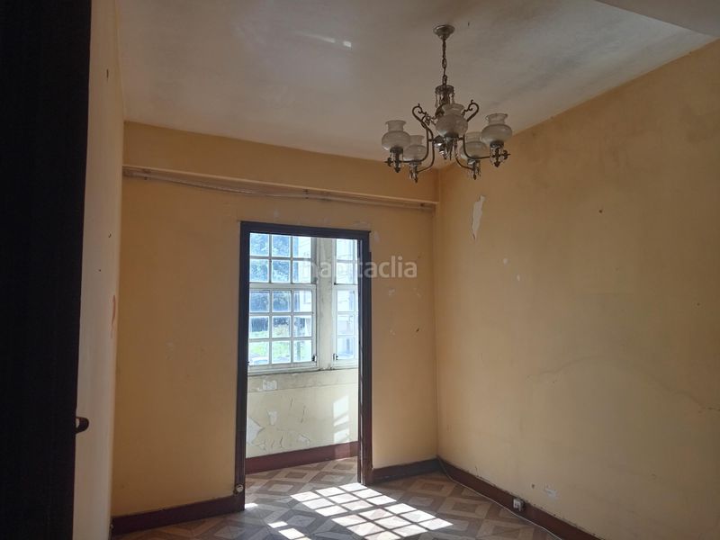 Foto 5aad3c8c-079b-4ce3-9ec3-4ef158965dfd. Casa aparellada amb aparcament a Cee
