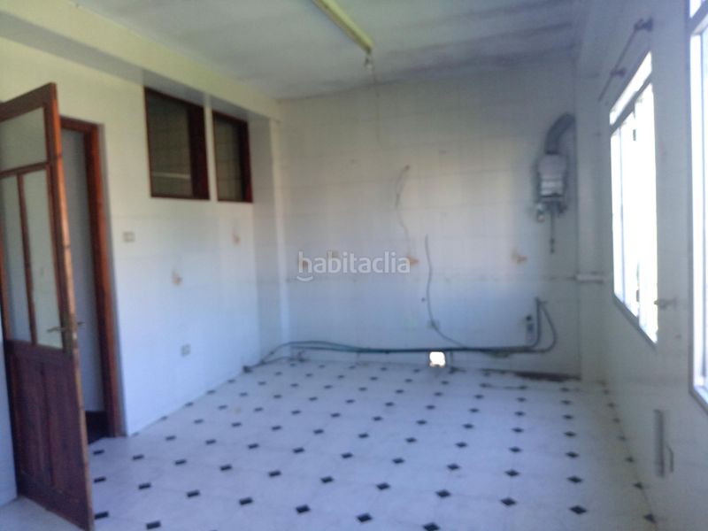 Foto 6aa3ac3d-0da3-4566-b967-1171bc35b0d7. Casa aparellada amb aparcament a Cee