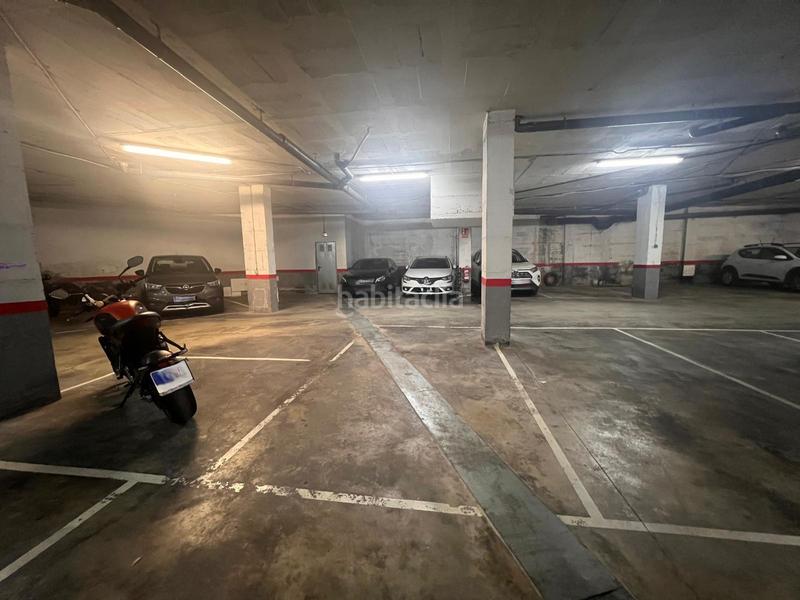 Foto 370fa26e-1d5d-47fe-bd21-93a8decd7cc0. Parking coche próximo al campo de fútbol espirall en Vilafranca del Penedès