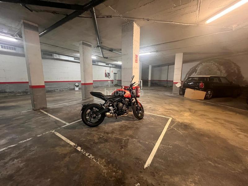 Foto 5405a7b5-7463-4d3d-b1df-c0f6998f6a92. Parking coche próximo al campo de fútbol espirall en Vilafranca del Penedès