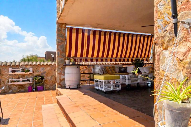 Foto 0cf73987-e505-4995-9c97-764b6f157a27. Chalet mit heizung parking pool in La Montaña - El Cortijo Aranjuez